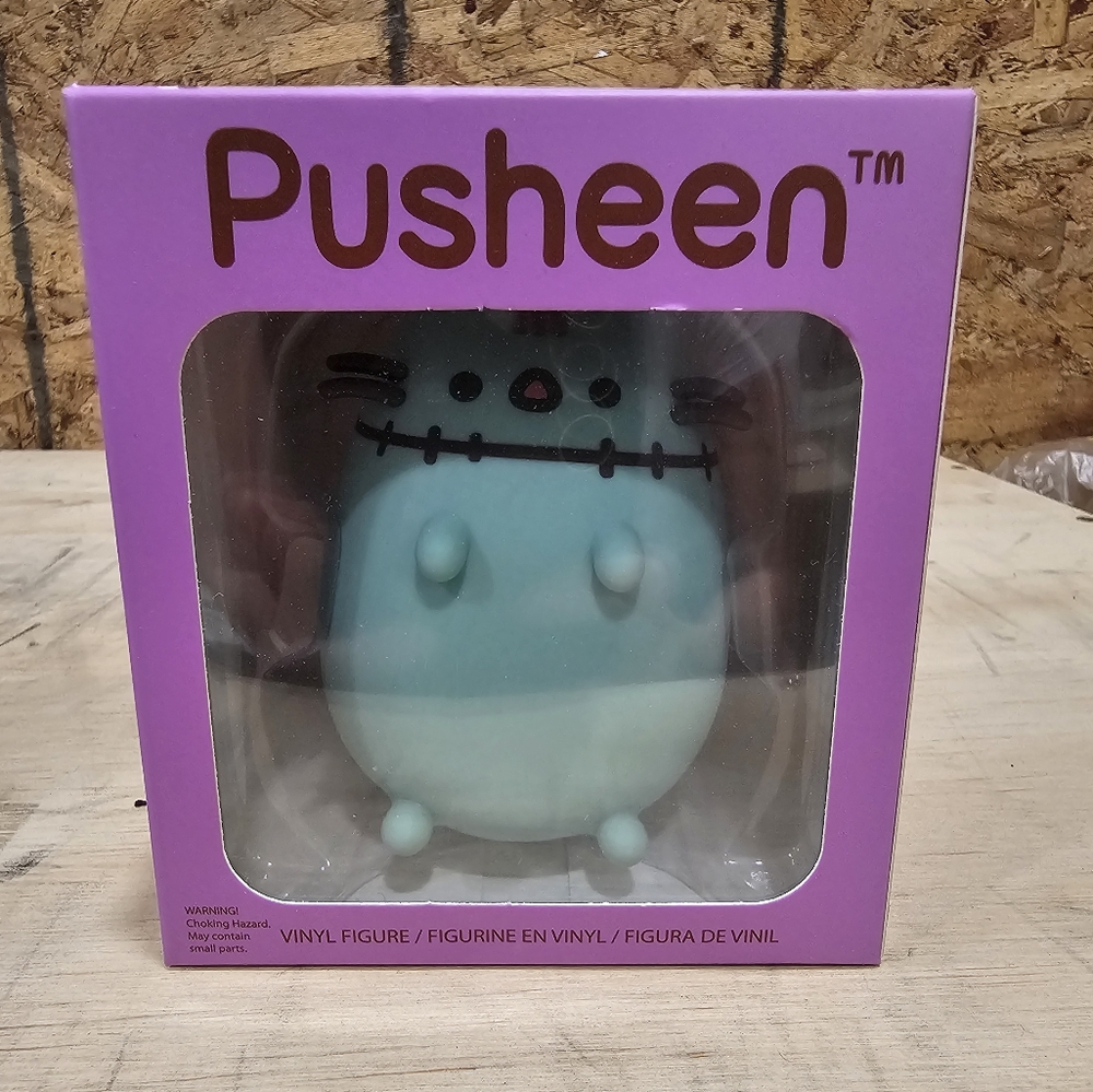 NIB Pusheen Box Exclusive vinyl figure - Zombie Pusheen (Fall 2019)